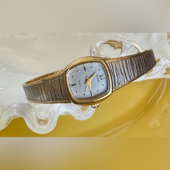 Vintage Elgin EK601-007 Diamond Quartz Two Tone Ladies Watch - Picture 11 of 15